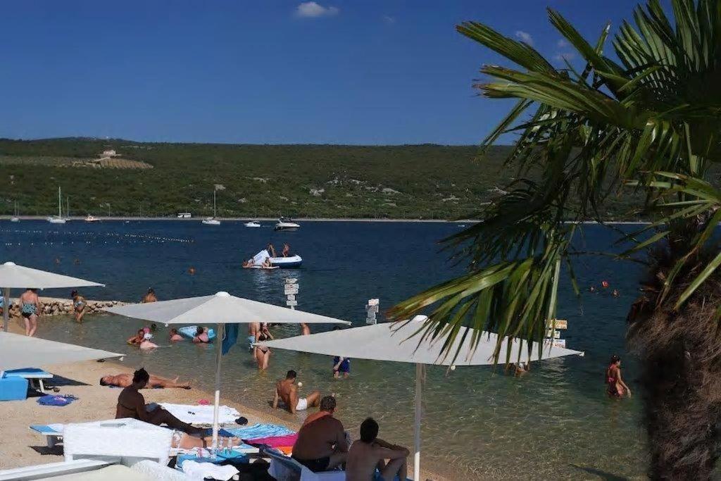 Apartmani Braut Kornić Esterno foto