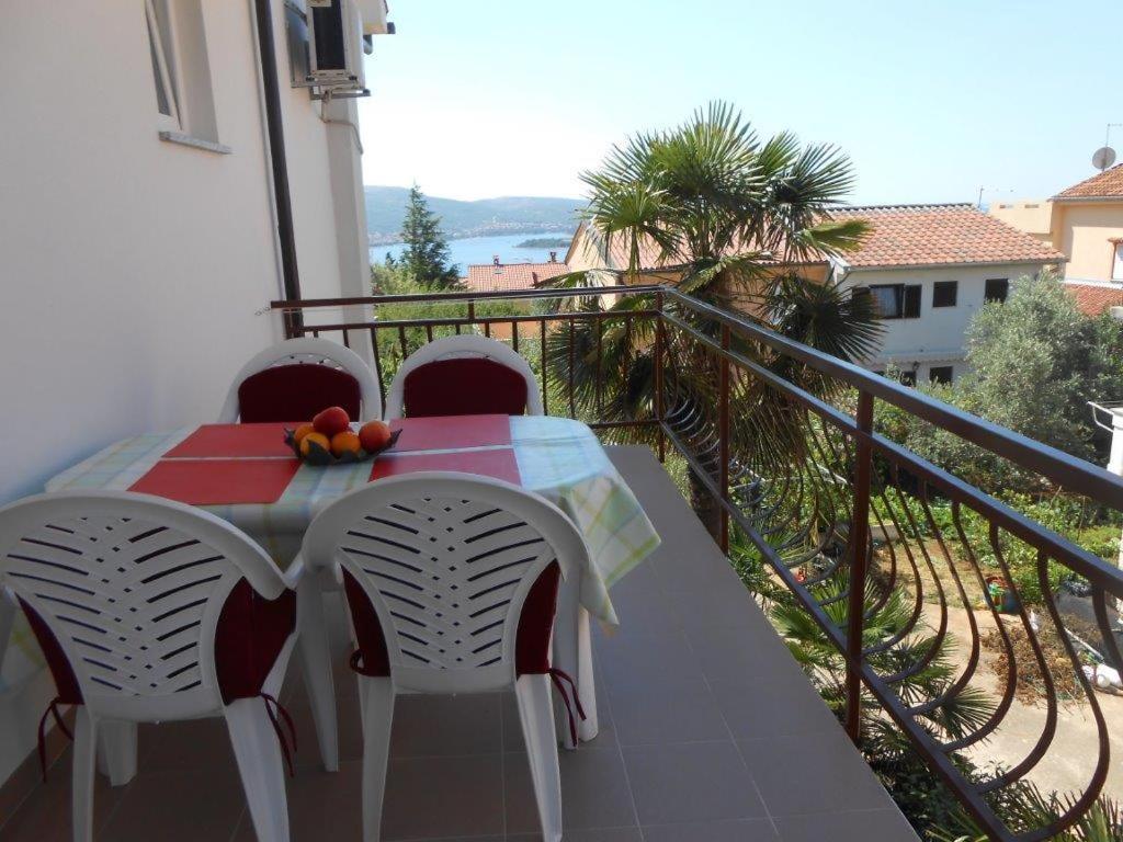 Apartmani Braut Kornić Esterno foto