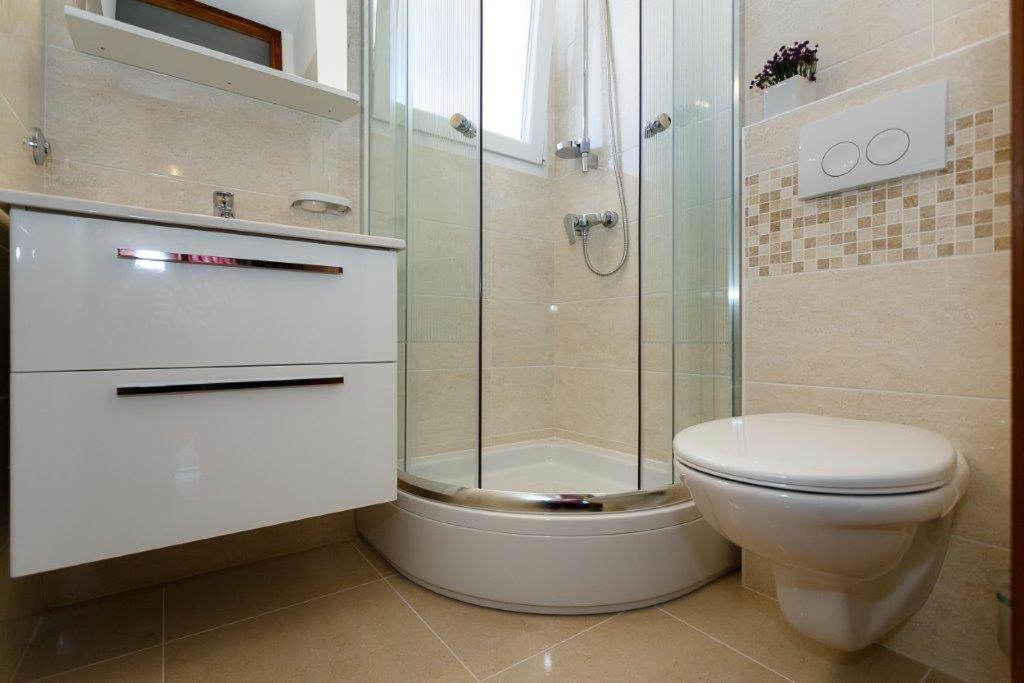 Apartmani Braut Kornić Esterno foto