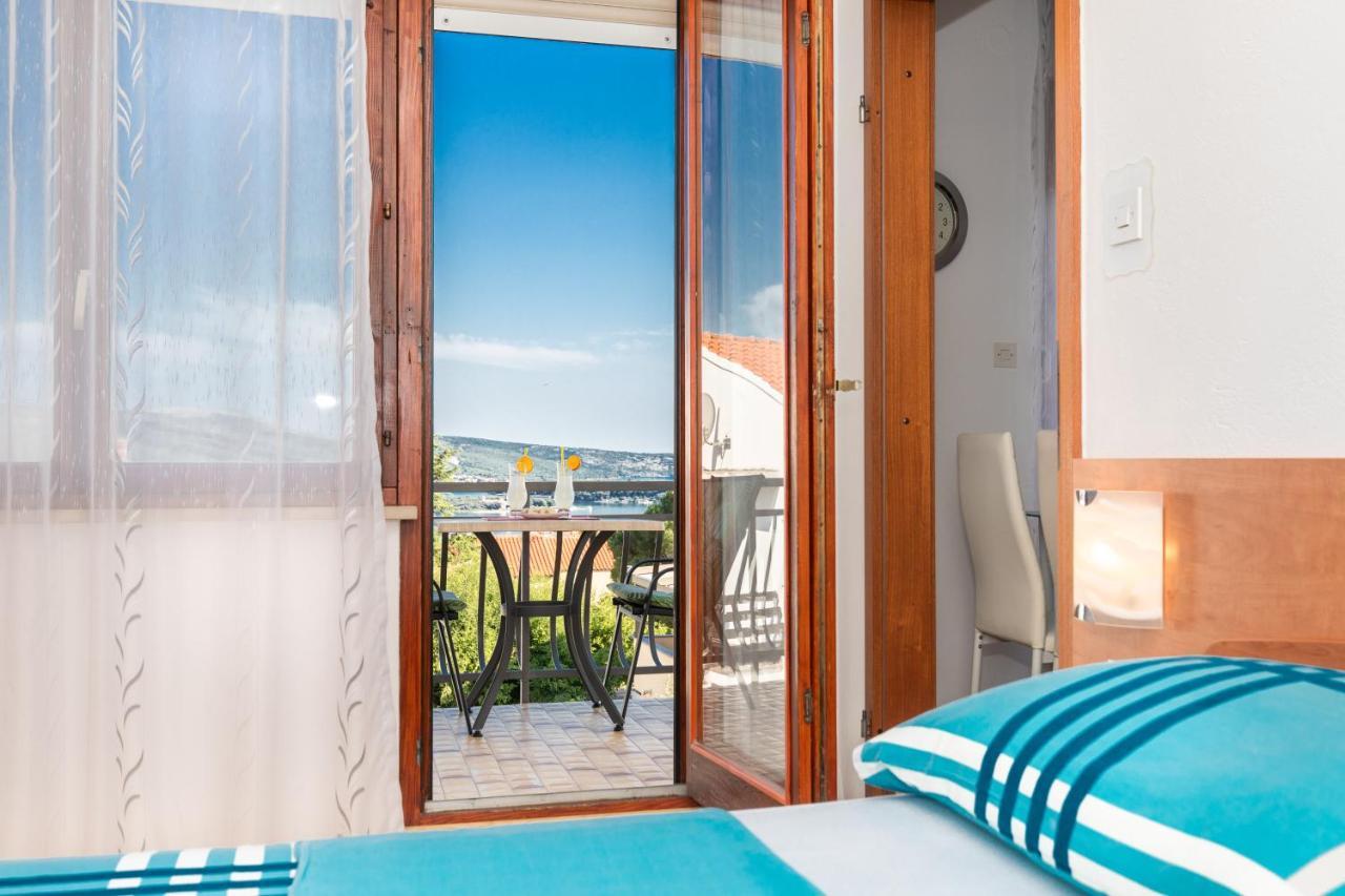 Apartmani Braut Kornić Esterno foto