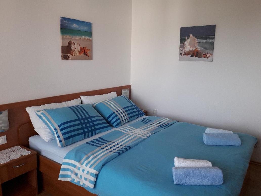 Apartmani Braut Kornić Esterno foto