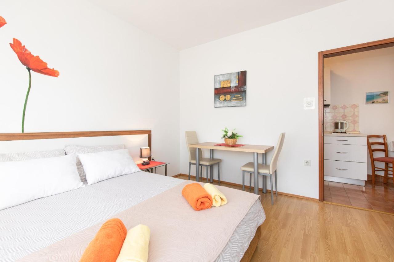 Apartmani Braut Kornić Esterno foto