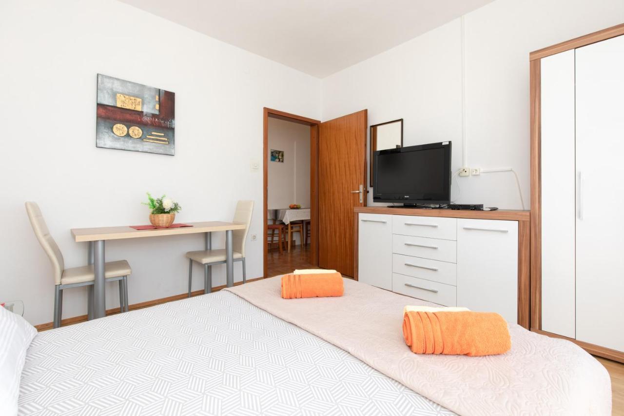 Apartmani Braut Kornić Esterno foto