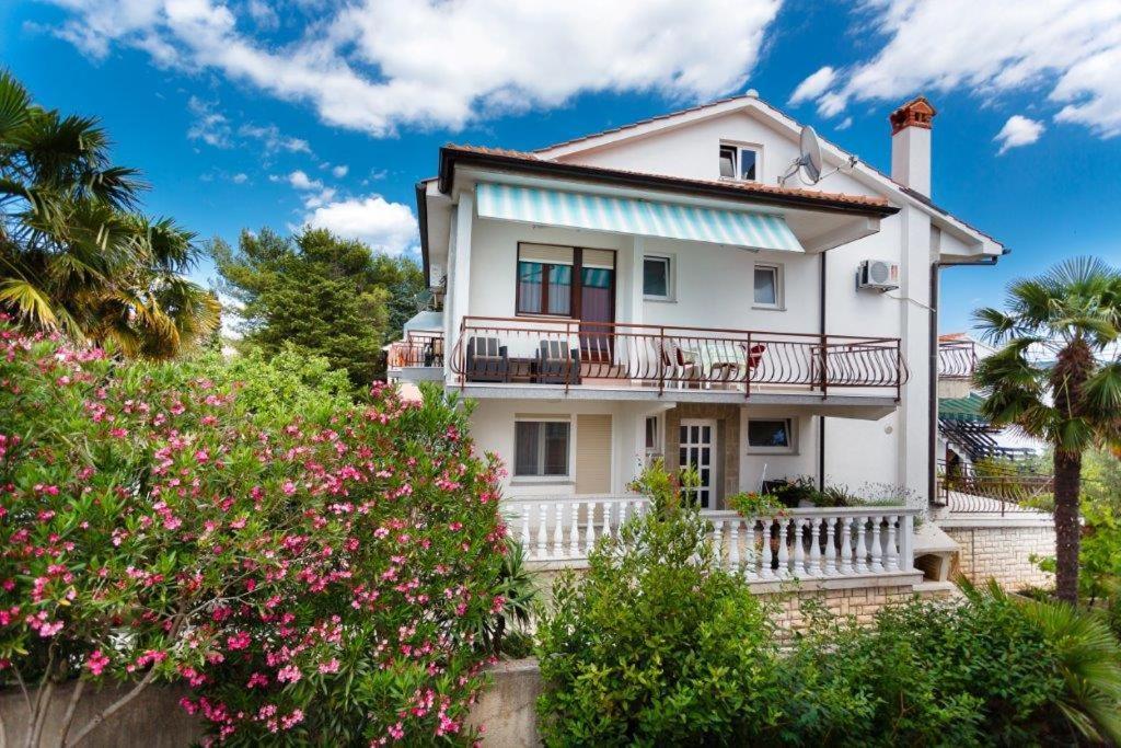 Apartmani Braut Kornić Esterno foto