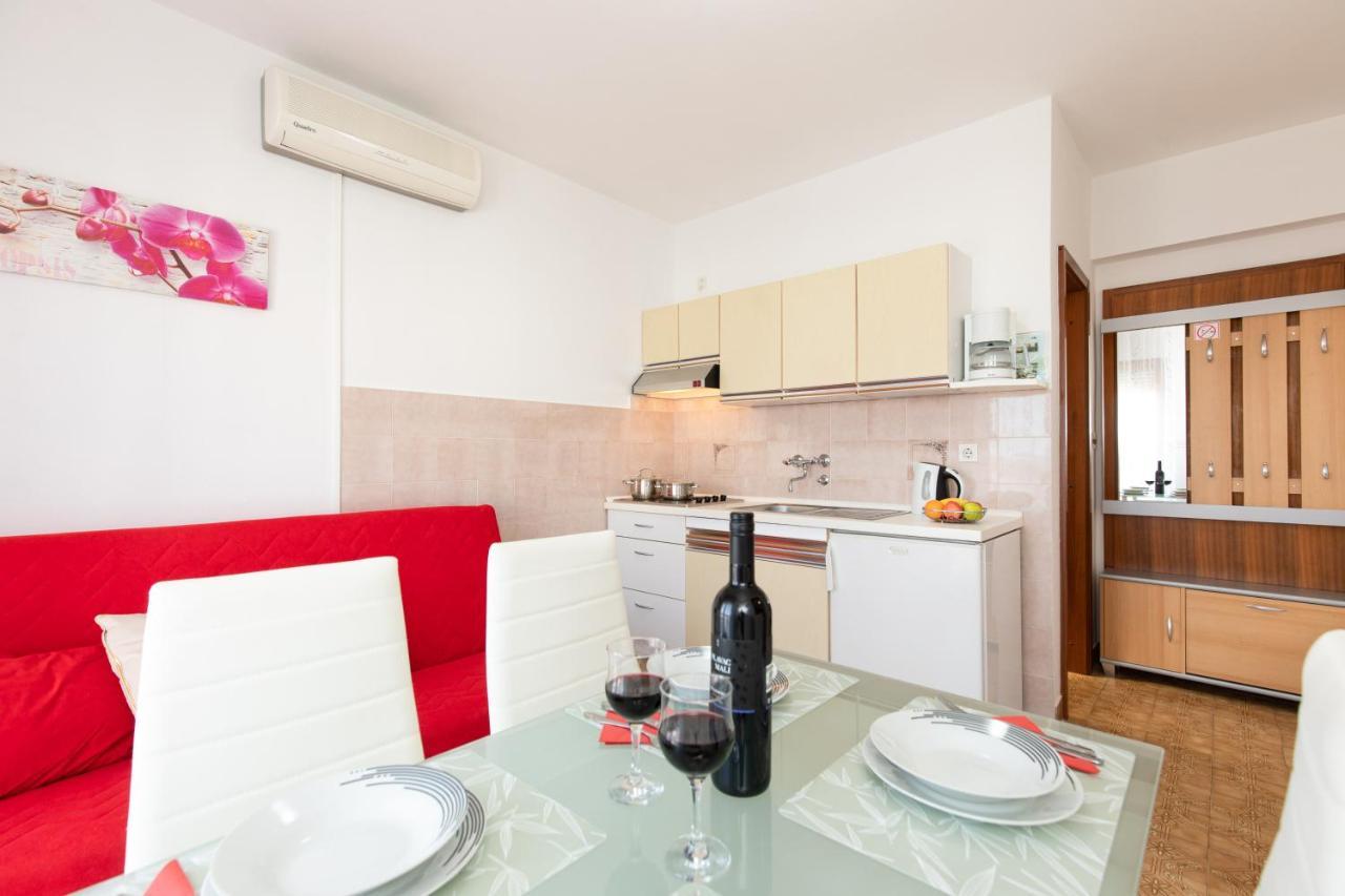 Apartmani Braut Kornić Esterno foto