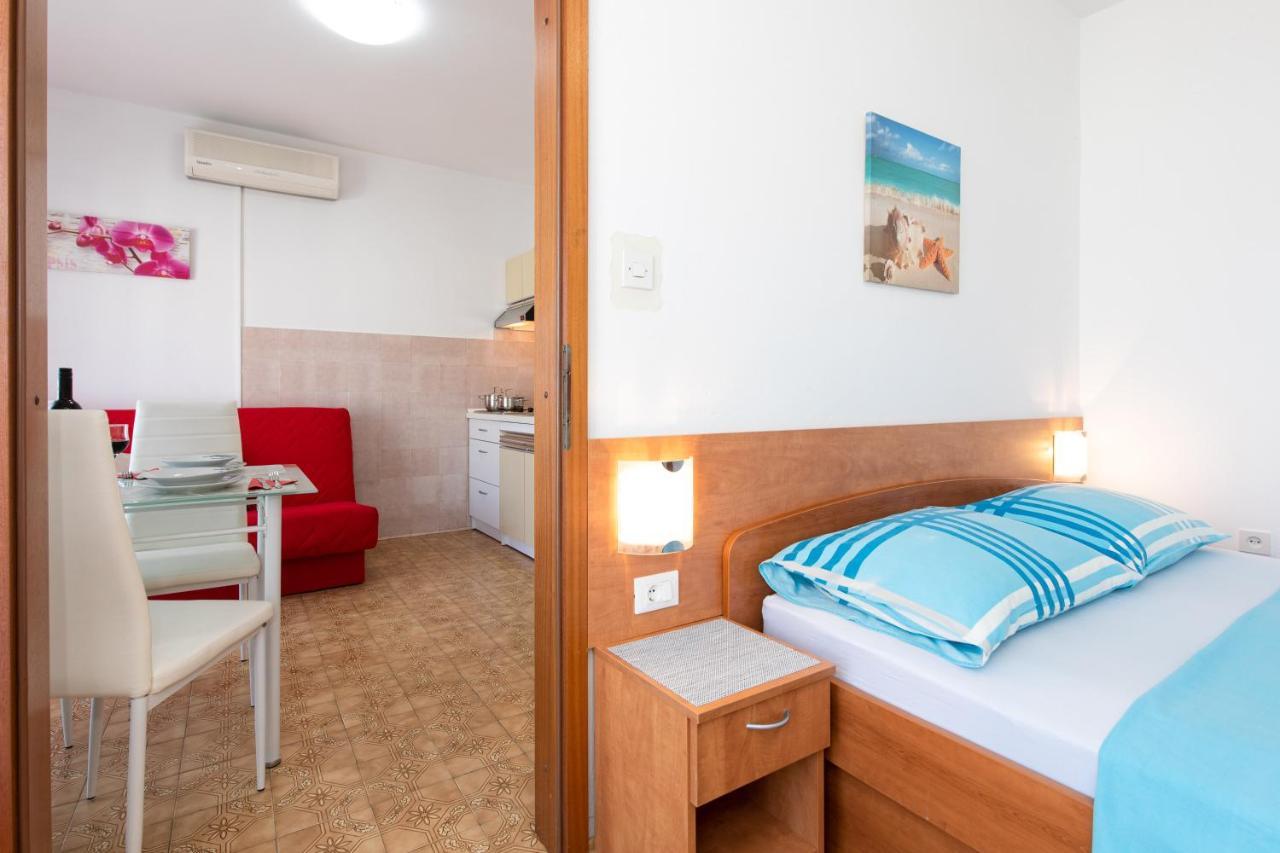 Apartmani Braut Kornić Esterno foto