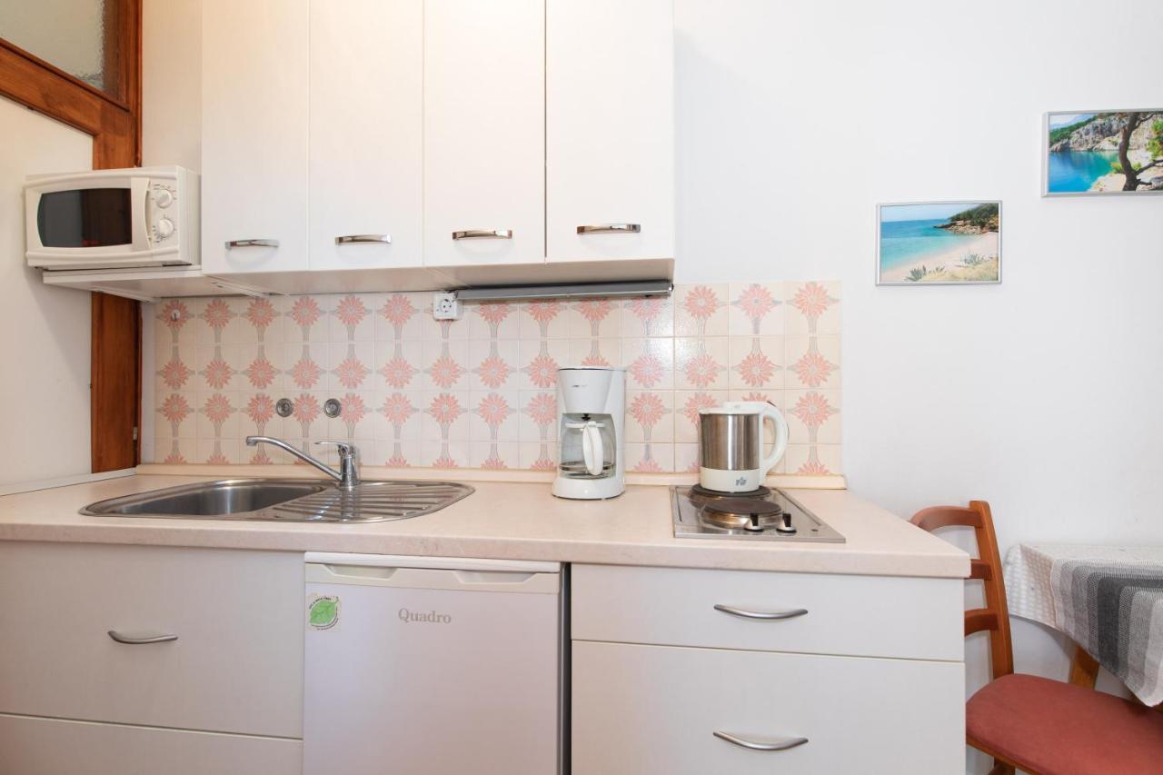 Apartmani Braut Kornić Esterno foto