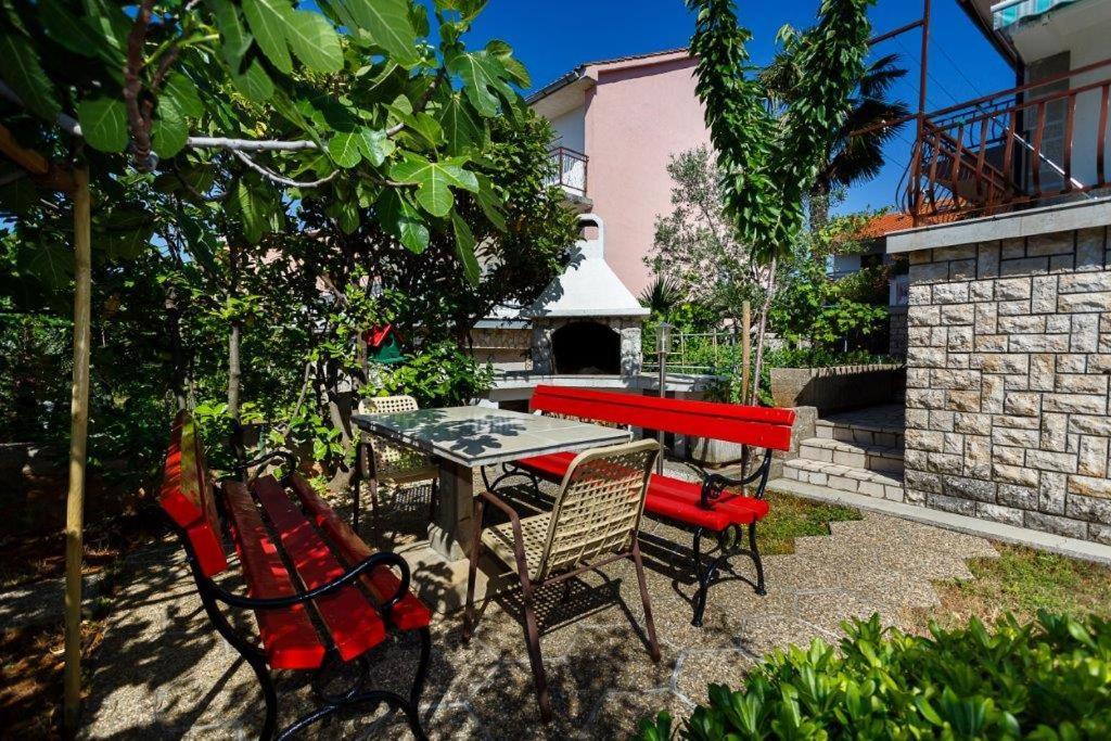 Apartmani Braut Kornić Esterno foto