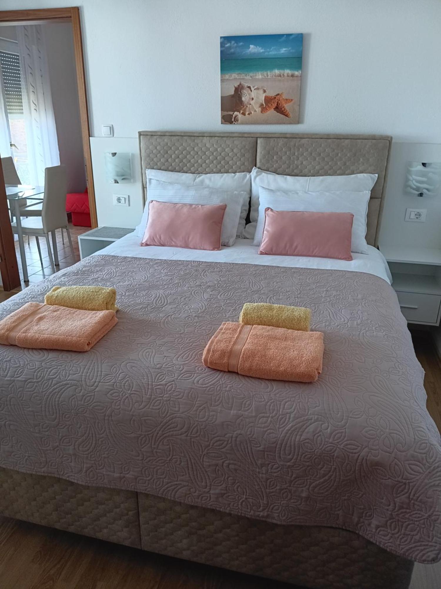 Apartmani Braut Kornić Esterno foto